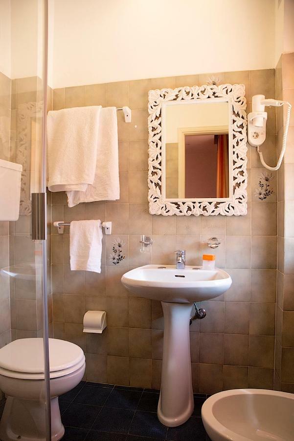 Hotel Iva دْيانو مارينا المظهر الخارجي الصورة