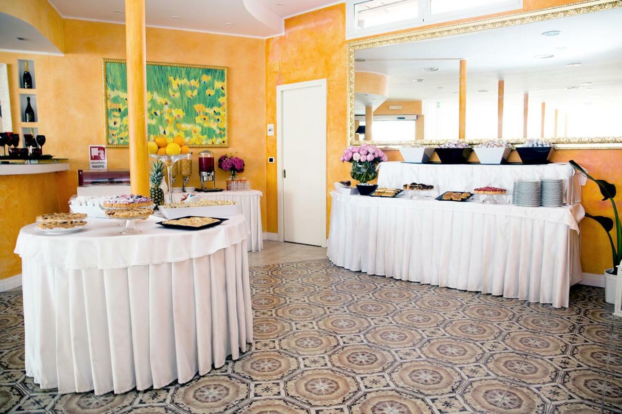 Hotel Iva دْيانو مارينا المظهر الخارجي الصورة